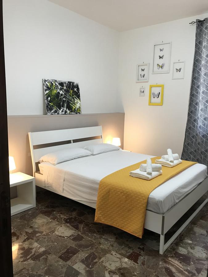 B&B Civico22 Чивітанова-Марке Екстер'єр фото
