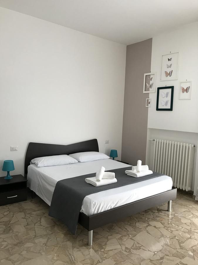 B&B Civico22 Чивітанова-Марке Екстер'єр фото